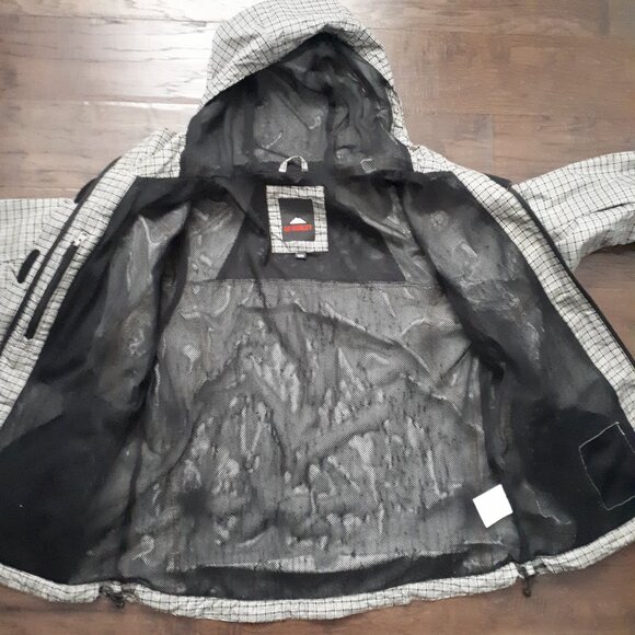McKinley Aquamax Eon Black and Grey Plaid Print Nylon Jacket - Picture 14 of 16